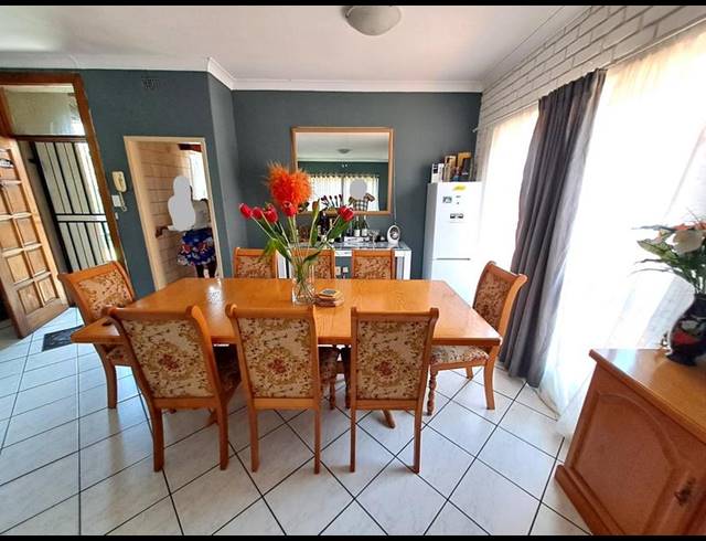 4 BEDROOM HOUSE FOR SALE IN SYMHURST